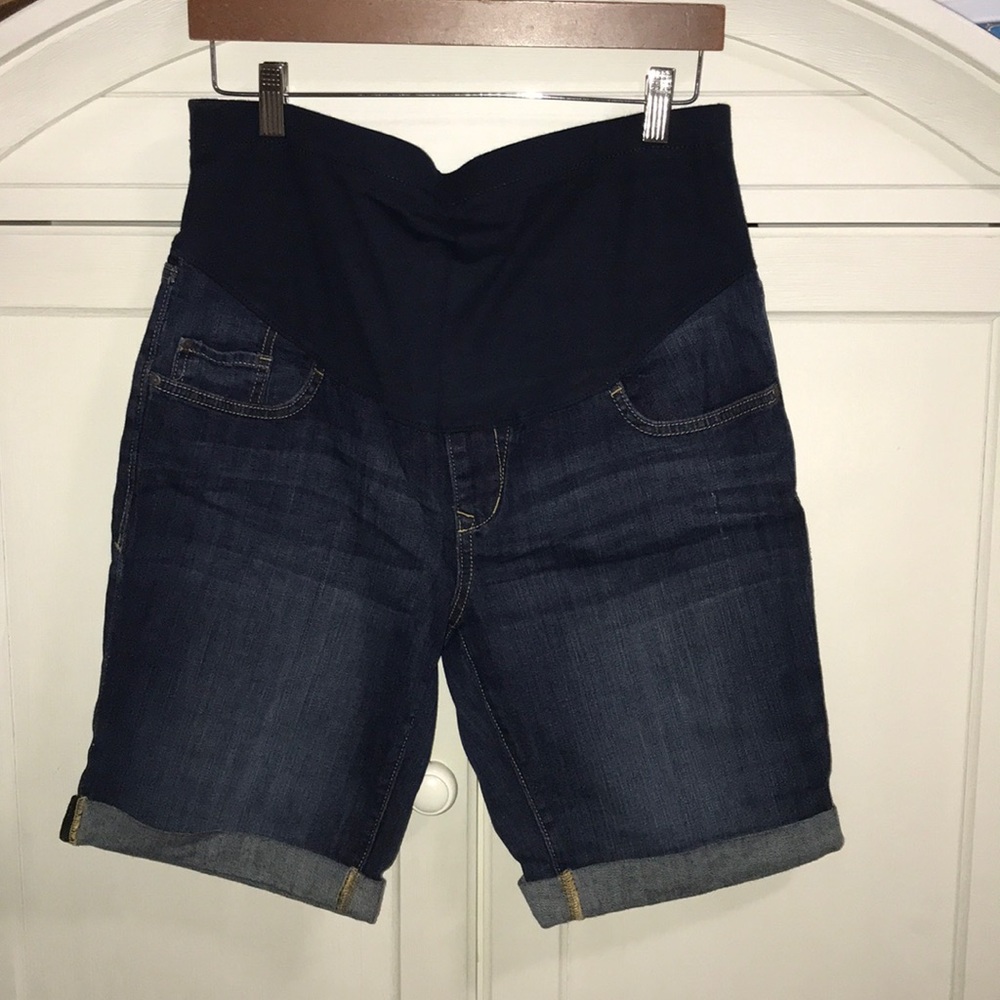 OLD NAVY 👶🏻MATERNITY👶🏻 WOMEN’S JEANS SHORTS - Picture 1 of 3